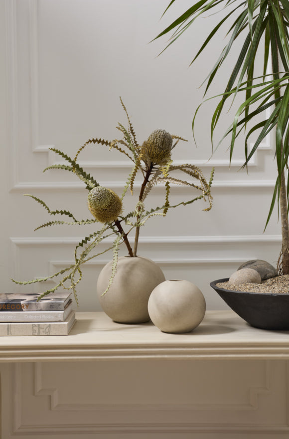 Ovo Vase