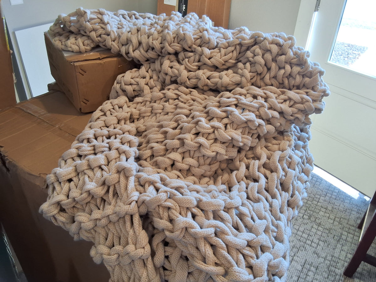 Finn Throw Taupe